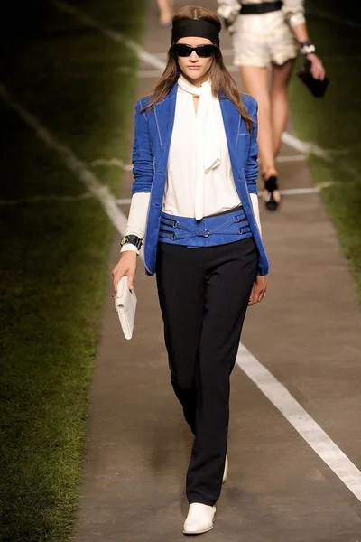Look 32